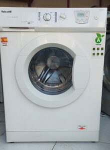 لباسشویی آبسال با ایراد خاموشی کامل که با تعویض برد و قفل درب دستگاه مشکل حل شد.